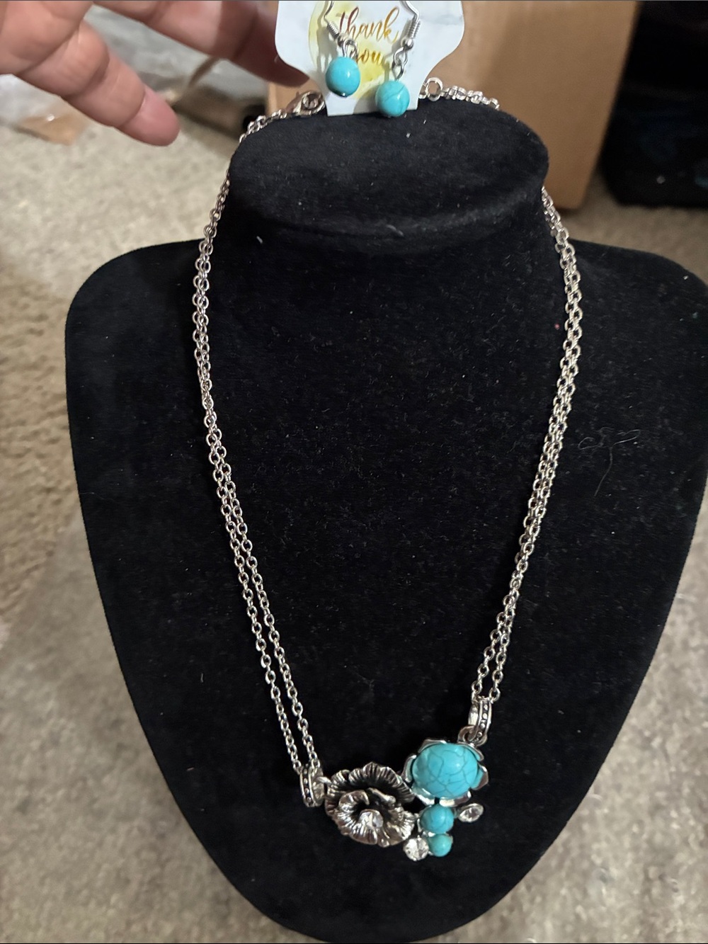 Fashion Jewelry Silver-Tone Necklace with Turquoise Floral Pendant Nickel free